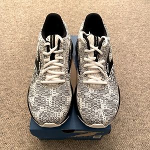 Women’s 10.5 Brooks Adrenaline GTS 21